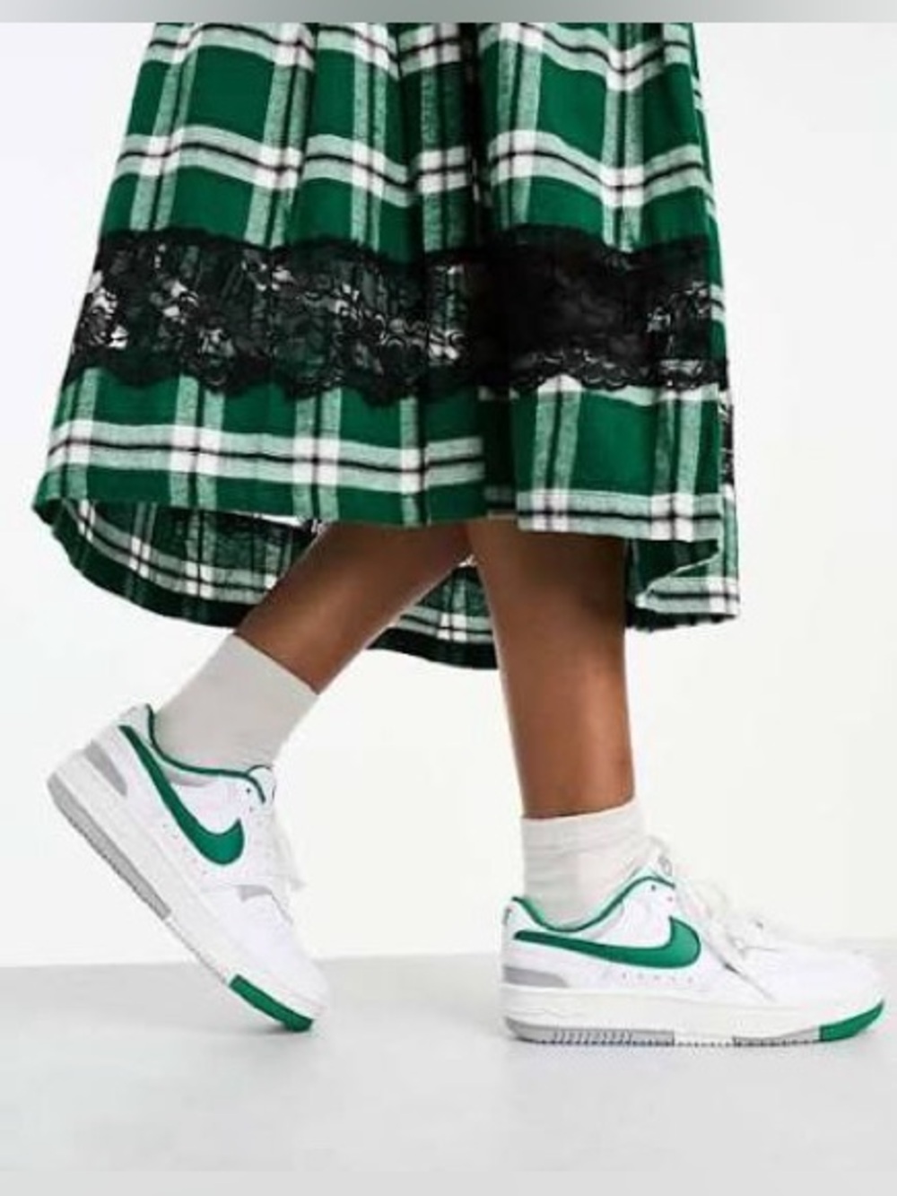 Nike Gamma Force Sneakers  White and Malachite Green